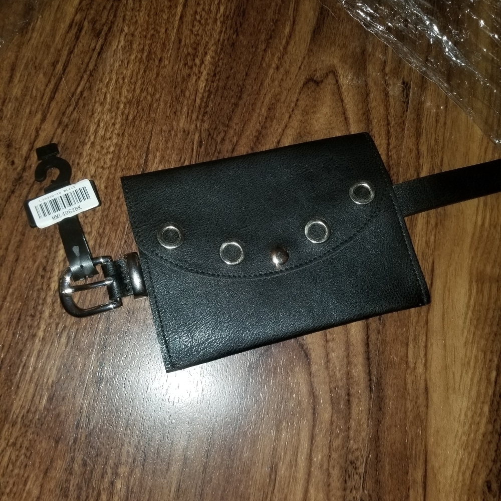 **NEW NEVER WORN** WASIT BAG